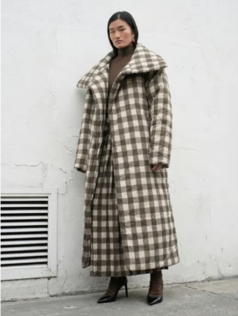 Norma Kamali $895 High Collar Sleeping Bag Coat Tan Houndstooth Size L NWT